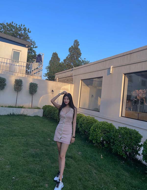 纽约外围女大学生