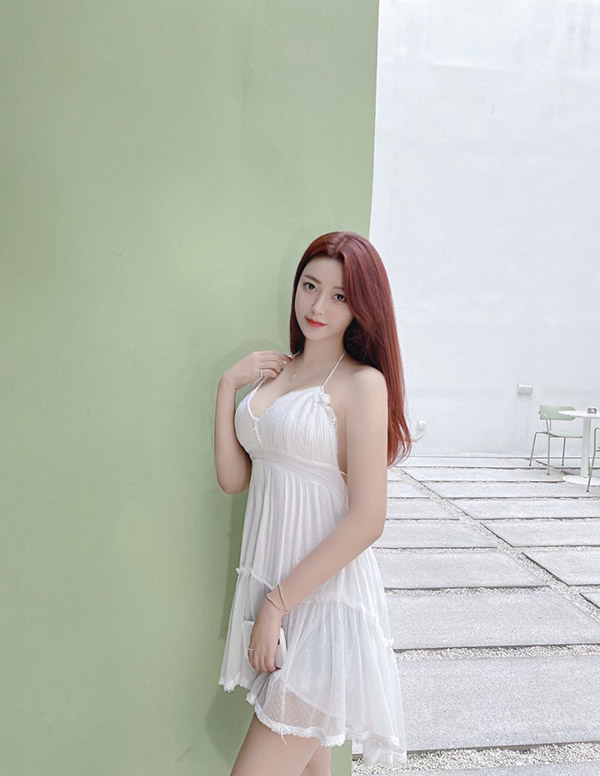 温哥华伴游模特